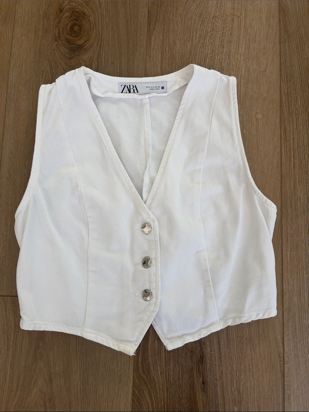 ZARA White Sleeveless V-Neck Button Vest